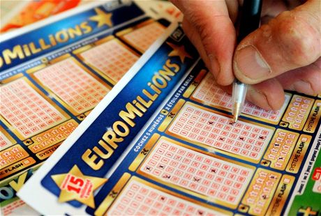 Loterie EuroMillions vznikla v roce 2004 a hraje se v celkem v devíti