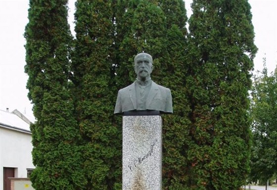 Ukradená busta prvního eskoslovesnkého prezidenta Tomáe Garrigua Masaryka z...
