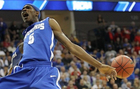 Will Barton v dresu University of Memphis krátce po smei.