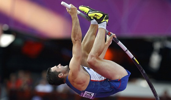 ZVLÁDNE TO? eský tyka Jan Kudlika ve finále olympijských her.