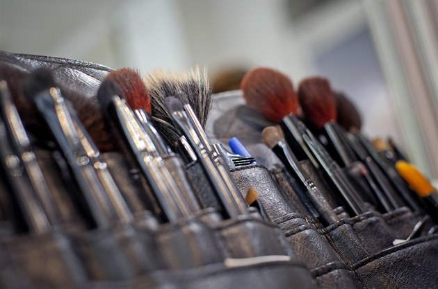 Vypucujte štětce, houbičky i hřeben. Víme, jak to udělat správně