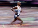Mohamed Farah pi svém vítzném olympijském bhu na 5000 metr