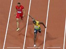 Usain Bolt probíhá cílem a Jamajka má dalí zlato. Tentokrát ve tafet na