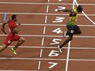 MÁ NÁSKOK. Usain Bolt byl poslední z jamajské tafety a práv jeho výkon byl
