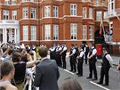 Assange pi svém projevu na ekvádorské ambasád v Londýn (19. srpna)