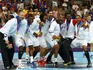 VÍTZNÁ RADOST. Házenkái Francie pehráli védy a obhájili olympijský triumf.