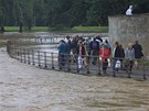 Stoupajc hladina Male v eskch Budjovicch podemlela pi prvn vln...