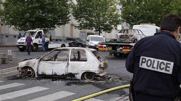 Nsledky dn mladch chulign ve francouzskm mst Amiens (14. srpna 2012)