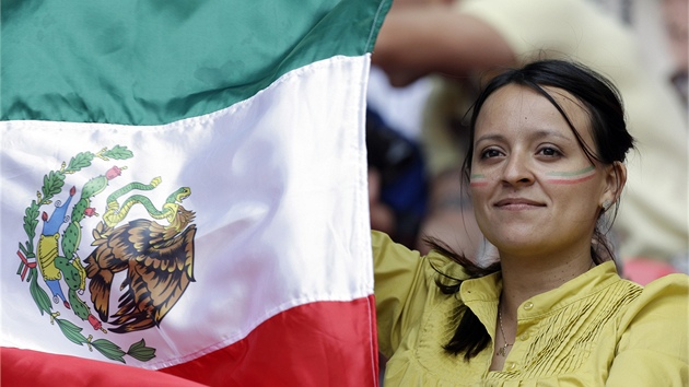 Mexická fanynka má na tváři úsměv. Oprávněně, Středoameričané ve finále olympijského turnaje uspěli