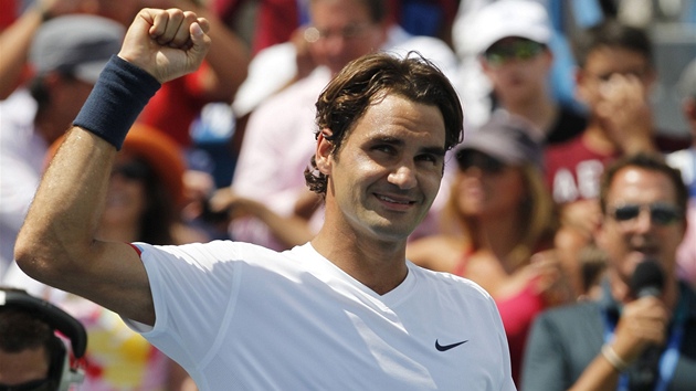 Roger Federer se raduje z celkovho vtzstv na turnaji v Cincinatti.