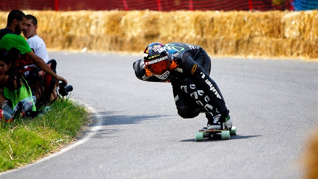 Zvod Mistrovstv svta v longboardingu pivedl do Kozkova sto osmdest jezdc z celho svta.