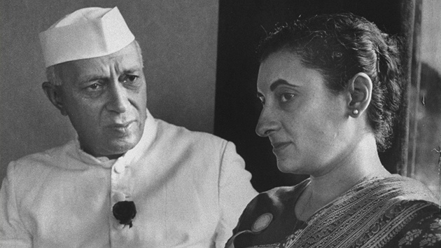 Indira Gndhov s otcem Dzavaharlalem Nehru.