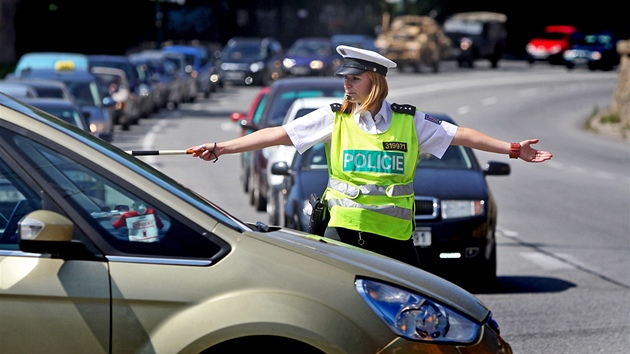 Policisté v pátek u jihlavského City Parku soutěžili, kdo řídí líp křižovatku.