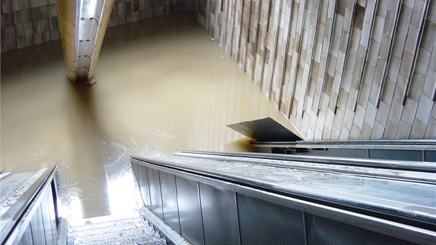 Zaplaven metro - stanice Florenc 2002