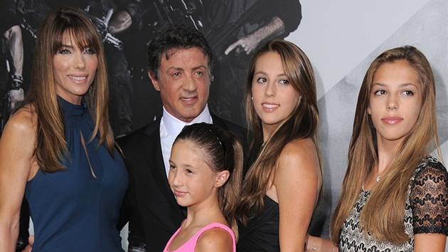 Sylvester Stallone, jeho manželka Jennifer Flavinová a dcery Sistine, Sophia a Scarlet 