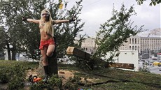 Happening za Pussy Riot v Kyjev. Píslunice feministické organizace Femen...