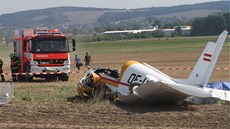 Zícený letoun, v jeho troskách u letit v Dolním Beneov-Zábehu na Opavsku