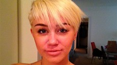 Miley Cyrusová je z nového úesu nadená.