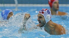 Chorvattí vodní pólisté slaví jeden ze svých gól v olympijském finále proti