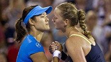 POLIBEK SOUPEEK. Petra Kvitová a Li Na po finále turnaje v Montrealu. 