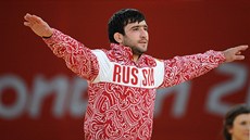 VÍTZNÝ RUSKÝ JUDISTA. Mansur Isajev dostal za olympijský triumf jen od