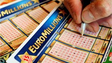 Loterie EuroMillions vznikla v roce 2004 a hraje se v celkem v devíti