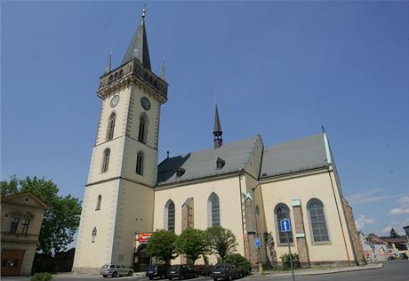 Soud uvalil exekuci na vekerý majetek msta Dvr Králové nad Labem. Na
