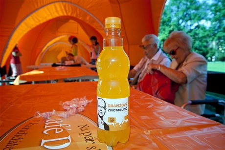 Stranická oranáda SSD pi startu pedvolební kampan v Brn (28. srpna 2012)