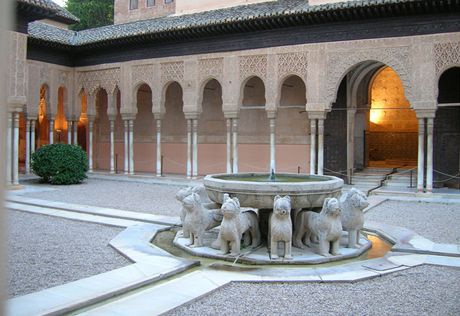 Lv fontna pedstavuje nejslavnj obraz Alhambry.