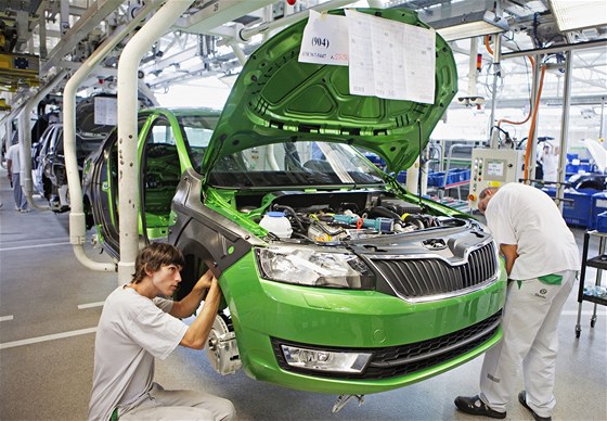 Evropské automobilky se potýkají s pebytkem kapacit svých továren.