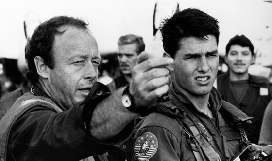 Režisér Tony Scott a Tom Cruise při natáčení filmu Top Gun