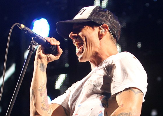 Red Hot Chili Peppers v praském Edenu 27. 8. 2012 (Anthony Kiedis)