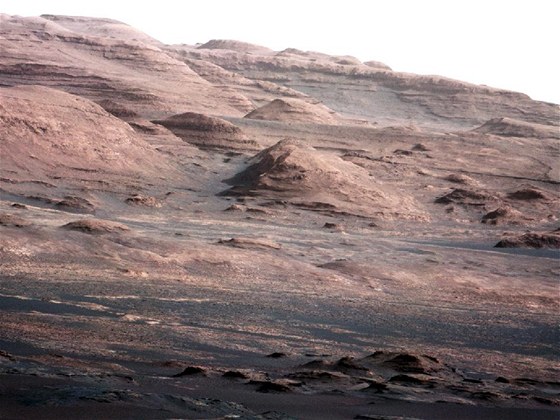 První snímek pořízený 100mm kamerou Mast na Curiosity