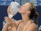 DALÍ TROFEJ. Petra Kvitová vyhrála turnaj v New Havenu.