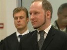 Breivik se pi tení rozsudku usmíval.