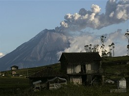 Piblin 135 kilometr jihovýchodn od Quita se probudila sopka Tungurahua....