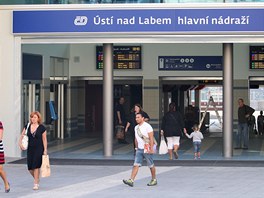 Otevením nové haly získali lidé pímý prchod z centra msta do prostoru za...