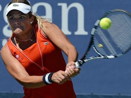 SNAHA NESTAILA: Aleksandra Wozniakov v utkn druhho kola US Open proti