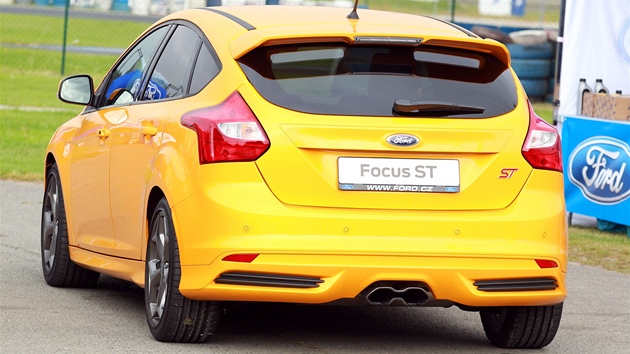 Ford Focus ST na okruhu v Sosnov