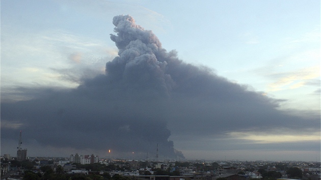 Vbuch plynu v nejvt venezuelsk rafinerii (25. srpna 2012)