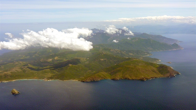 Cap Corse - první pohledy na severovýchodní cíp Korsiky