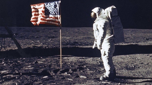 Apollo 11 - přistání na Měsíci