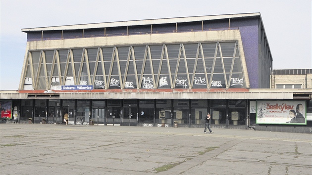 V Ostrav�-V�tkovic�ch hledaj� dr�hy pro budovu kupce.