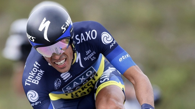 Alberto Contador pi asovce jednotlivc na Vuelt. 