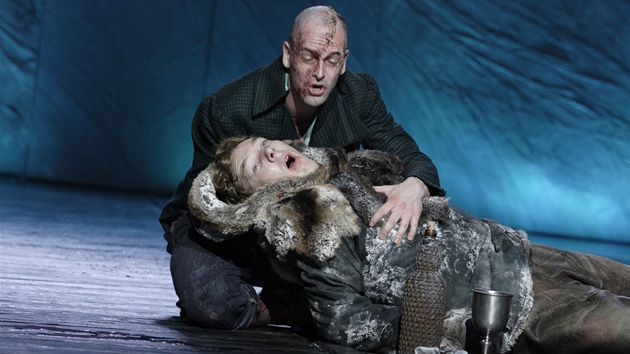 Snmek z pedstaven National Theatre v Londn Frankenstein. 