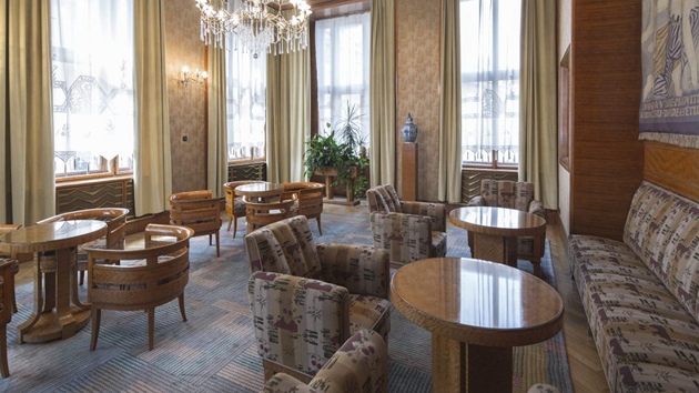 �ajový salon v reprezenta�ním byt� primátora
