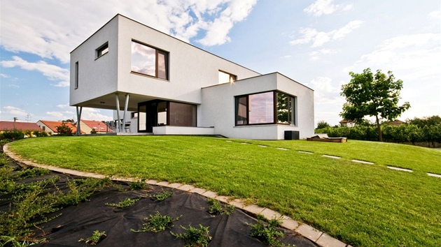 Zadání pro architekta od prvních majitel� byl funkcionalistický d�m.