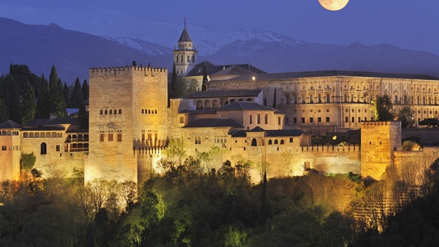 Porákou sultána Boabdila a vzdáním se Alhambry skonila 700 let trvající...