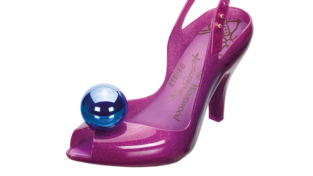 Fialov lodiky s modrou koul, Vivienne Westwood Anglomania, prodv Bella Brutta, 4 400 korun