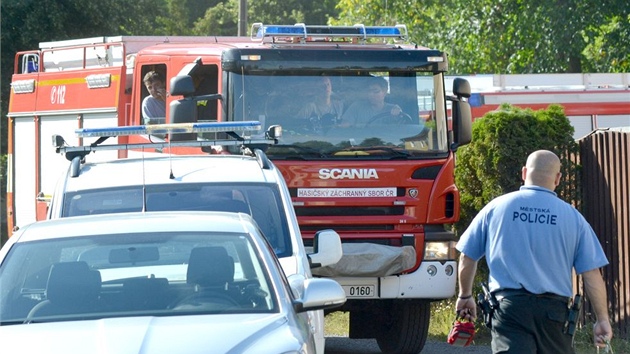 Policejn hldka si na pomoc pivolala hasie z Ostrova a Karlovch Var.